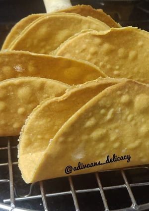 A picture of Taco shell.