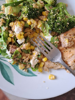 Una foto de Ensalada Quinoa con verduras