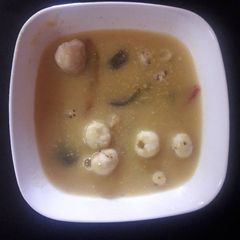 A picture of Makhana ki kadhi.
