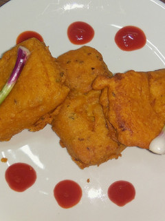 A picture of Bread Pakoras.