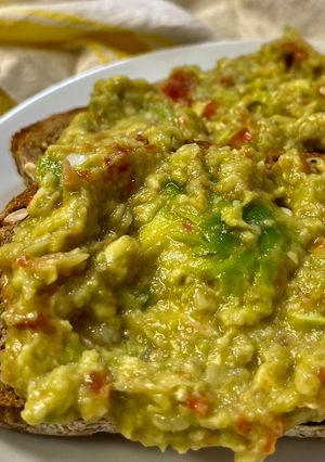 Una foto de Guacamole muy fácil