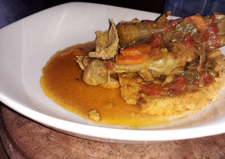 Chicken feet stew with Pumpkin bread