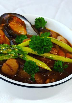 Una foto de Cazuela de mejillones y vieiras