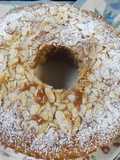Rosca integral bizcochada de manzanas y almendras con orejones de albaricoques para mamá en su día