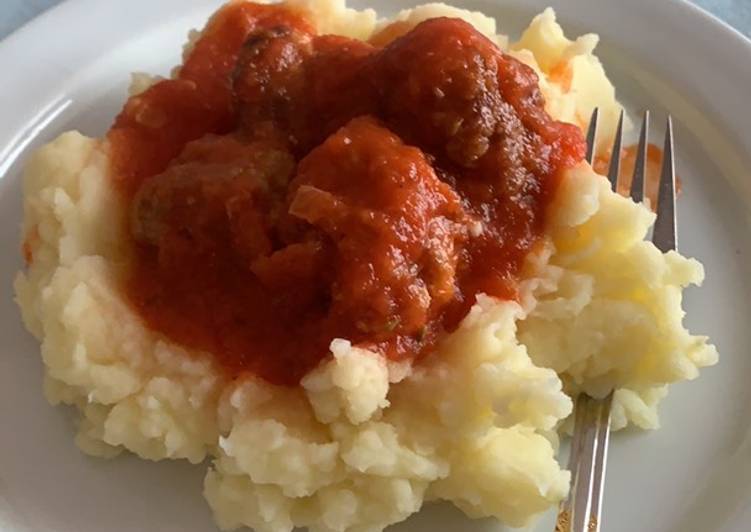 Eat Better Meat Balls in Tomato Sauce