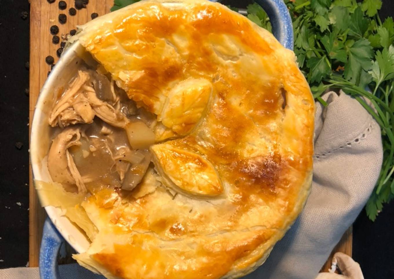 Chicken and mushroom pie