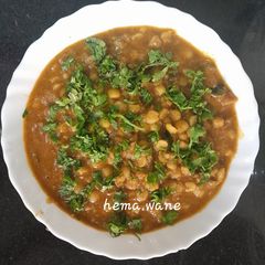 A picture of Matar Dal Malvani curry.