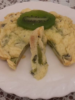 Una foto de Tortilla dulce de kiwi