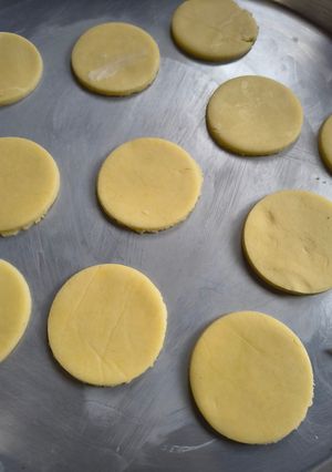 Una foto de Masa base de tapitas para alfajores salados