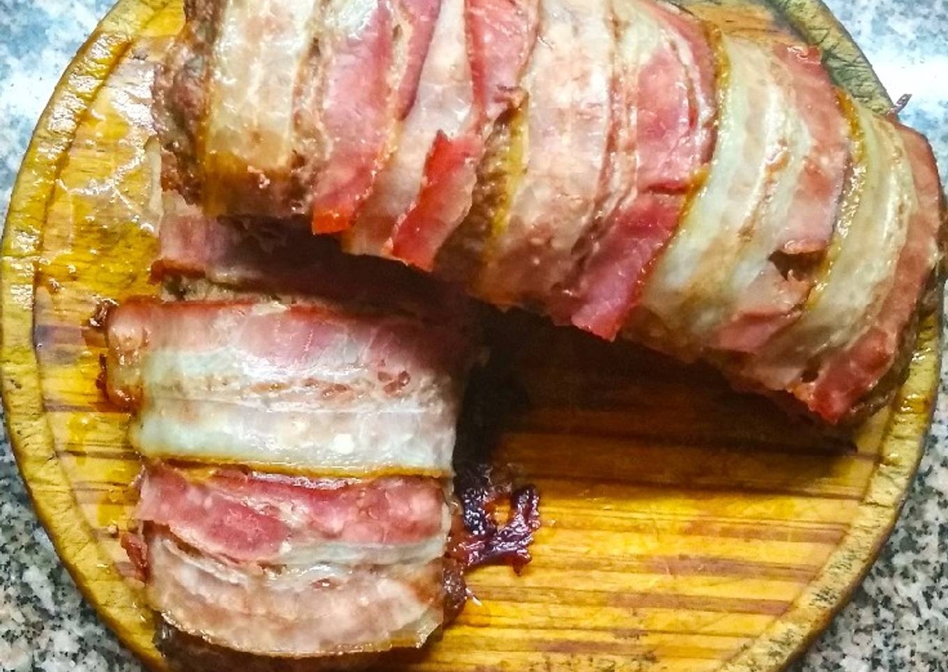 Arrollado de carne picada envuelto en panceta 馃い