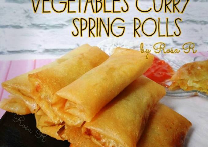Vegetables Curry Spring Rolls (Lumpia Kari)