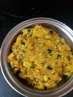 आलू पनीर भुर्जी (Aloo Paneer Bhurji recipe in Hindi) रेसिपी मुख्य फोटो