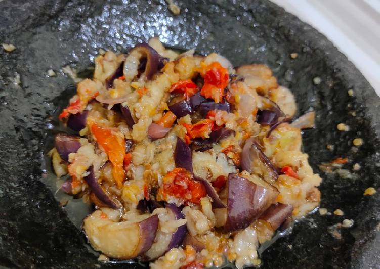 PATUT DICOBA! Resep Sambal Terong Kencur