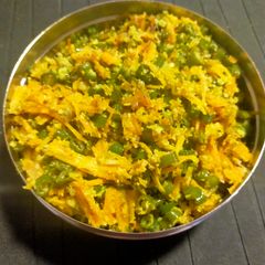 A picture of Carrot and Beans Toran.