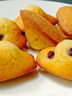 A picture of French Madeleines.
