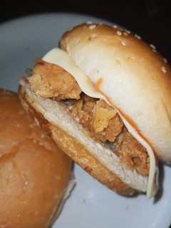A picture of Zinger burger.