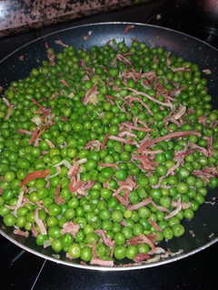 Una foto de Guisantes con Jamón