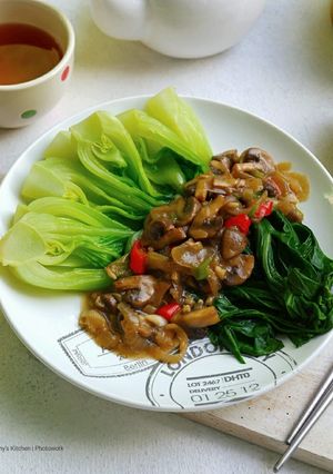 Foto resep Pokcoy Siram Jamur