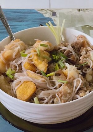 Hình của món Miến gạo lứt trộn.