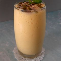 A picture of Oats Mango Smoothie.
