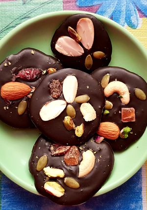 A picture of Chocolate Mendiants.