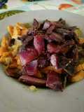 Salteado de lombarda, batata y endibias