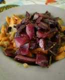 Salteado de lombarda, batata y endibias