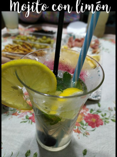 Una foto de Mojito con limón