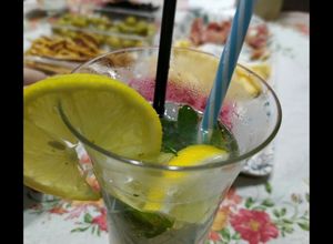 Una foto de Mojito con limón