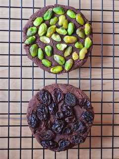 Una foto de Dos galletas saludables al microondas 🍪 🍪