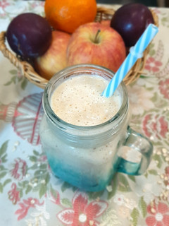 A picture of Oats apple smoothie.