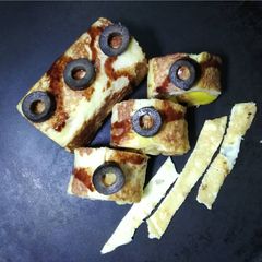 Apple pie egg roll A picture of Apple pie egg roll.