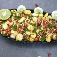 A picture of Makhana chat.