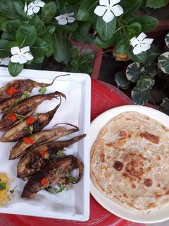 आलू भरवां करेला (Aloo bharva karela recipe in Hindi) रेसिपी मुख्य फोटो