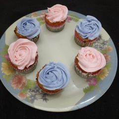 Strawberry Cup Cakes A picture of Strawberry Cup Cakes.