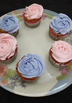 A picture of Strawberry Cup Cakes.