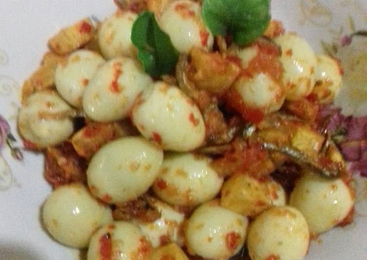 Resep Goreng Kentang, Teri dan Telur Puyuh Balado praktis dan ekomomis yang Enak