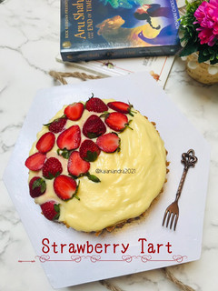 Foto resep Layered Strawberry Tart (No Bake)