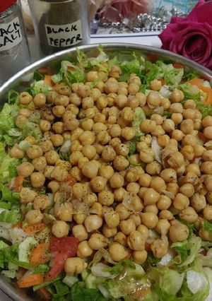 A picture of Chana Imli salad 🥗 😋.