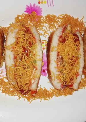A picture of Burger dabeli.