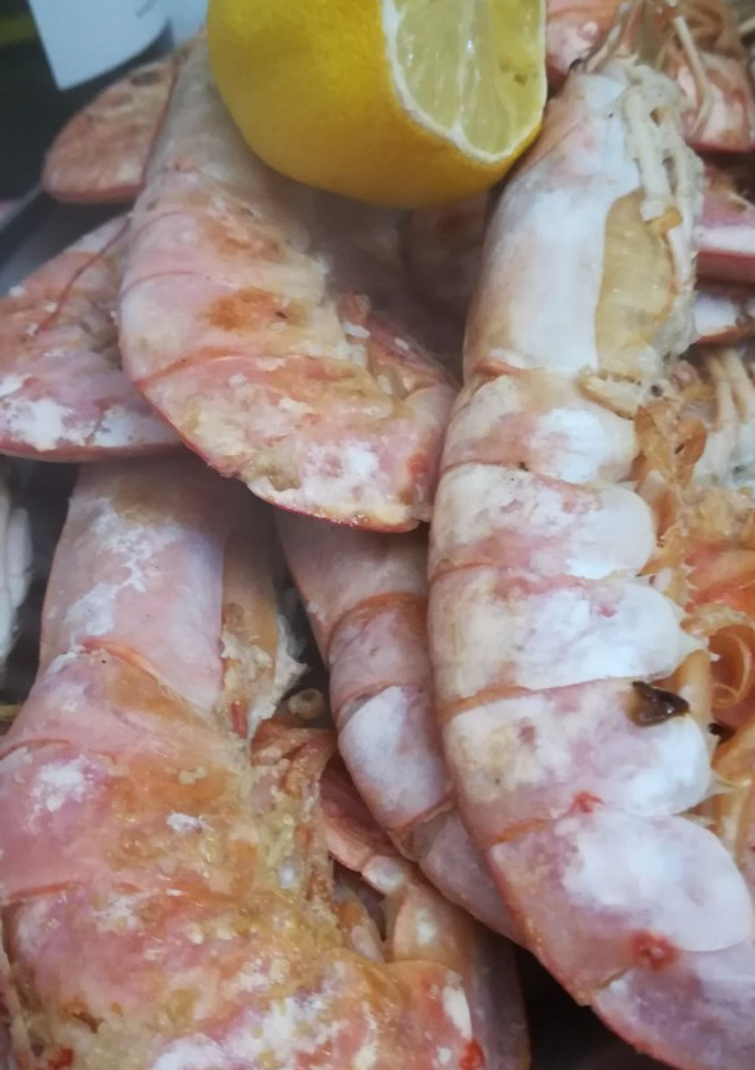 Una foto de Langostinos al chivas 🦐🍾