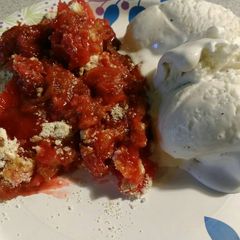 A picture of Strawberry Rhubarb Dump Cake.