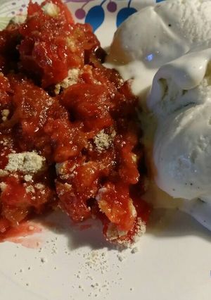 A picture of Strawberry Rhubarb Dump Cake.