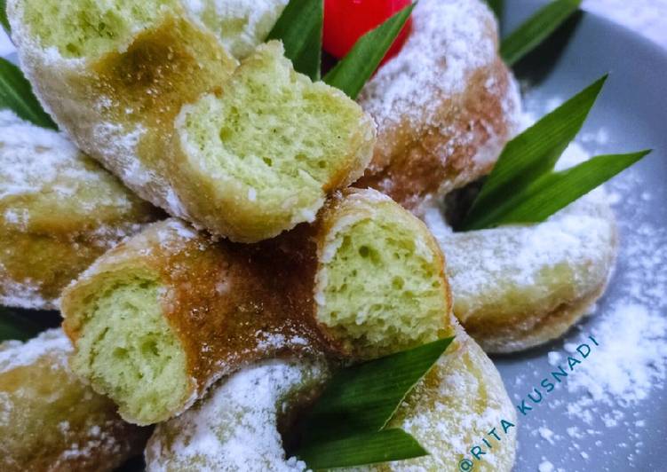 Cara Gampang Menyiapkan Donat Kentang Pandan Anti Gagal