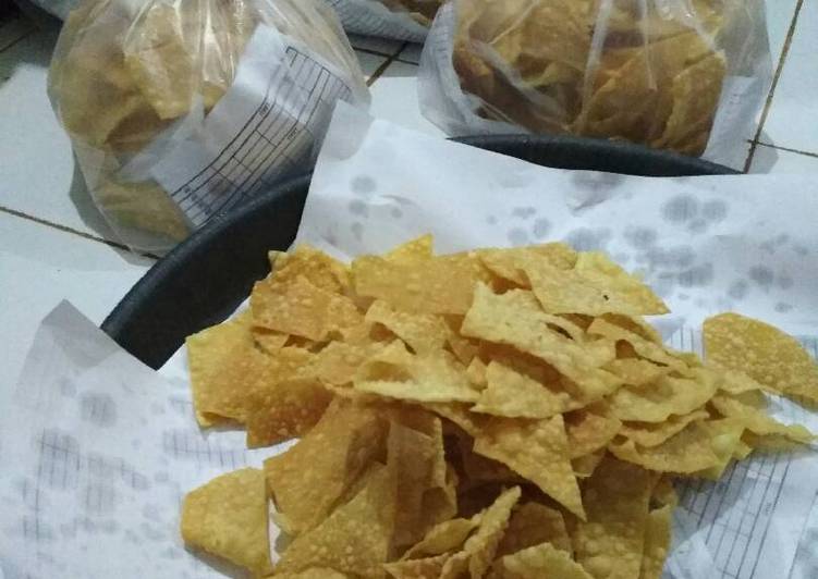 Pangsit/keripik bawang