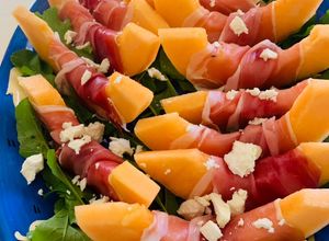 Sárgadinnye prosciutto köntösben recept fotója