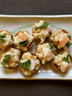 Una foto de Tartaletas de ensaladilla tropical