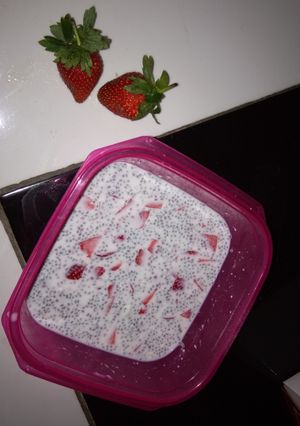 Foto resep Strawberry fiber and chia seed drink (untuk diet sehat)