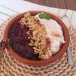Griego con mermelada y muesli