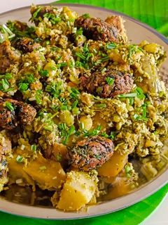 ग्रीन उंधियू (Green Undhiyu Recipe In Marathi) रेसिपी चे मुख्य फोटो